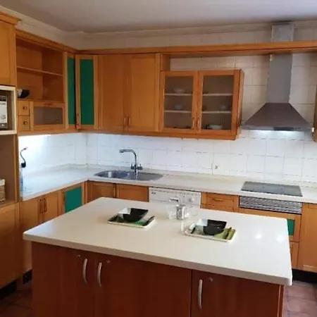 Vencejos, Amplia Casa Con Terraza Y Vistas, Ideal Familias, Amigos O Grupos *