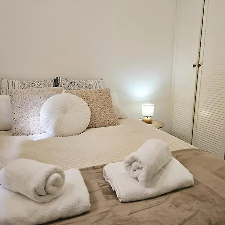 Vencejo & Citrina Houses - Peaceful Nature Stays Just Minutes From The City